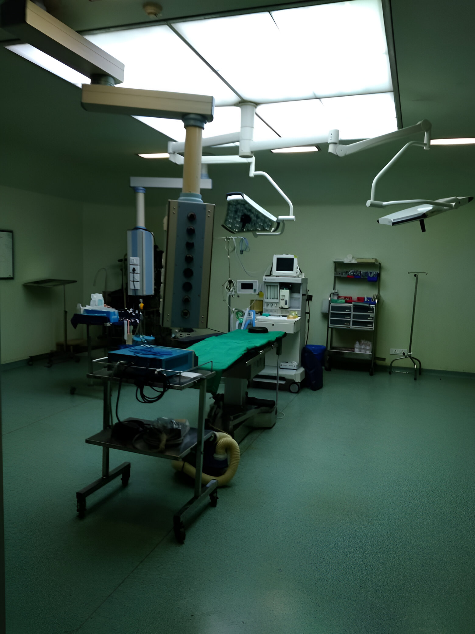 Surgical team at work in a Chettinad Health City cardiology OT