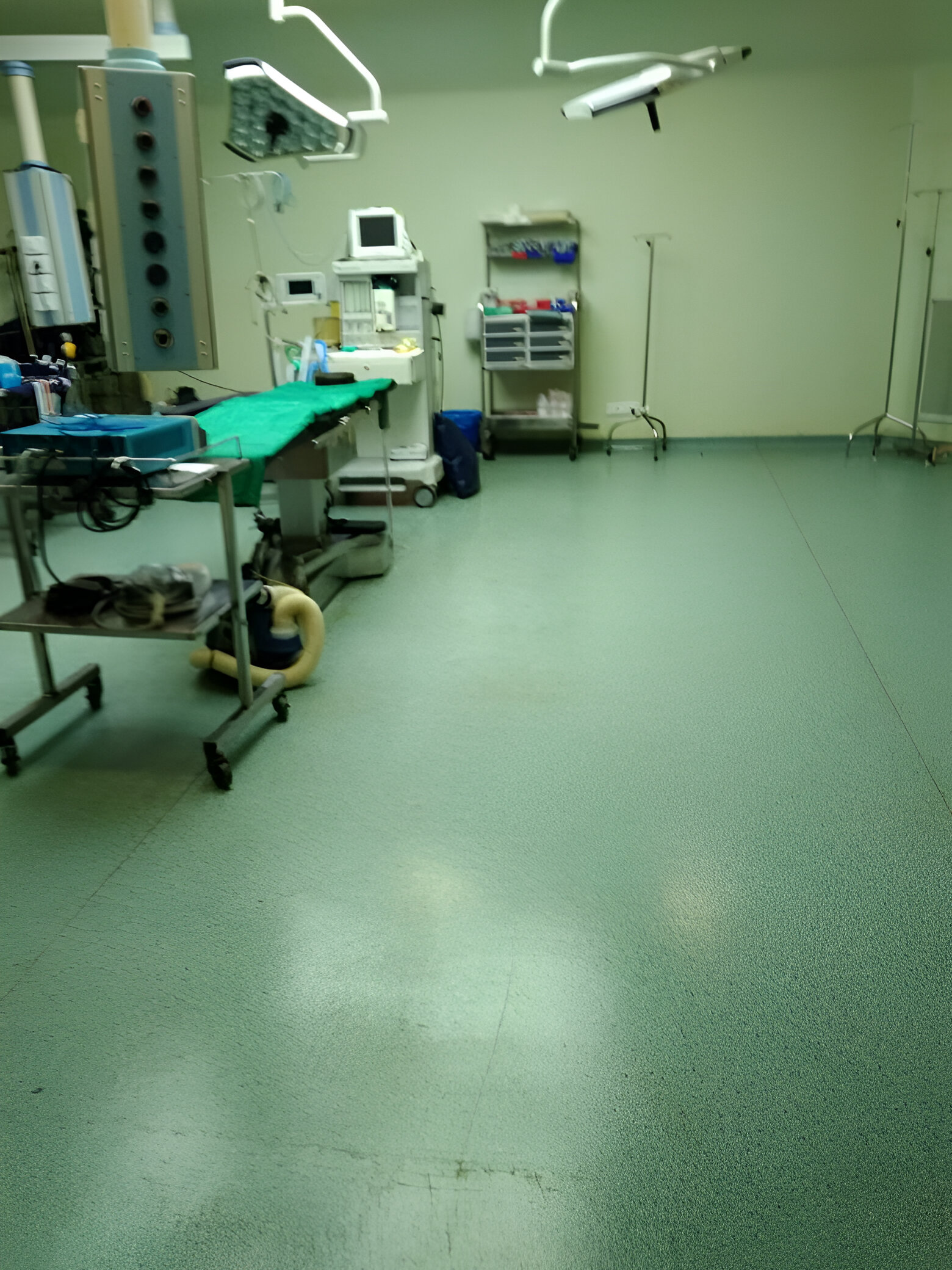 Modular operation theatre with ceiling pendant and surgical lights, Chettinad Health City cardiology